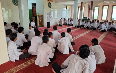 MTs Al Ihsan Pamulang Laksanakan Salat Dhuha Bersama dan Kegiatan Jumat Pagi untuk Membentuk Karakter Islami