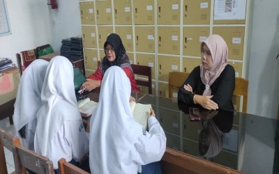 Siswa-Siswi MTs Al Ihsan Antusias Ikuti Latihan Persiapan Acara Pelepasan Kelas IX