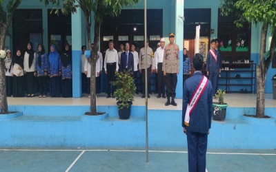 MTs Al Ihsan Menggelar Upacara Hari Sumpah Pemuda dan Sosialisasi Stop Tawuran bersama Binmas