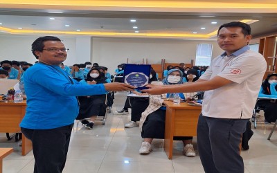 MTs Al Ihsan Pamulang Gelar Study Tour ke PT Tirta Fresindo Jaya (Mayora Group) di Sukabumi