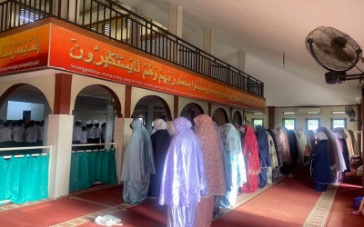Awali Semester Genap dengan Penuh Keberkahan, Siswa MTs Al Ihsan Pamulang Laksanakan Shalat Dhuha Bersama