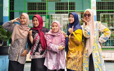 Siswa dan Guru MTs Al Ihsan Kompak Kenakan Batik di Hari Batik Nasional