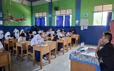 Ujian PTS Berjalan Lancar di MTs Al-Ihsan Pamulang