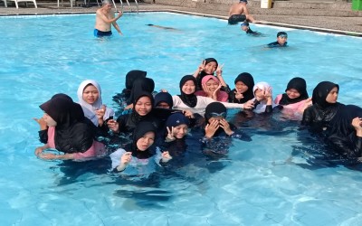 MTs Al Ihsan Pamulang Laksanakan Pengambilan Nilai Praktik Renang Mata Pelajaran PJOK